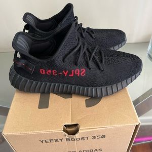 Authentic Yeezy boost 350 size9 men good condition